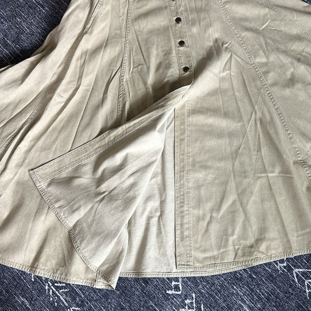 Vintage made in Canada, Cream brand full skirt. - Picture 2 of 8